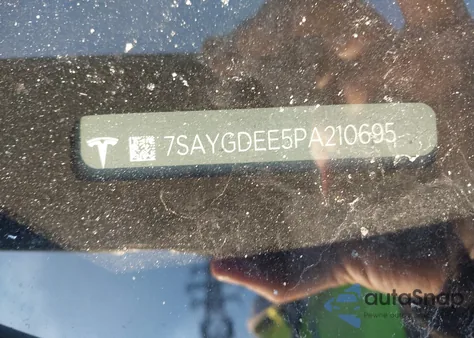 2023 Tesla Model Y Awd/Long Range Dual Motor All-Wheel Drive из США, поврежденный, VIN 7SAYGDEE5PA210695